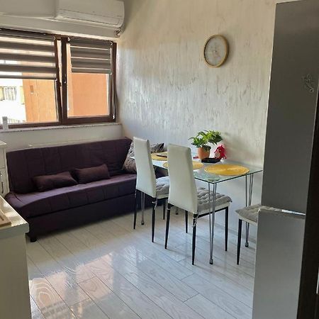 Apartament Corni Leilighet Râmnicu Vâlcea Eksteriør bilde